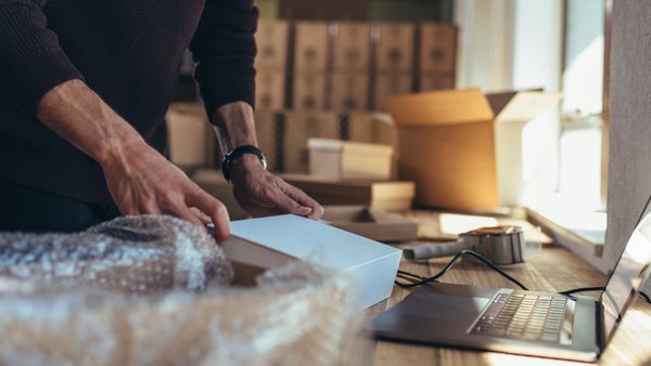 4 Simple E-commerce Shipping Strategies That Keep Customers Happy No Matter What