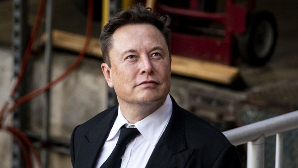 Bezos Slams Musk and SpaceX With Infographic, Musk Gets Final Word With Not-So-Subtle Tweet