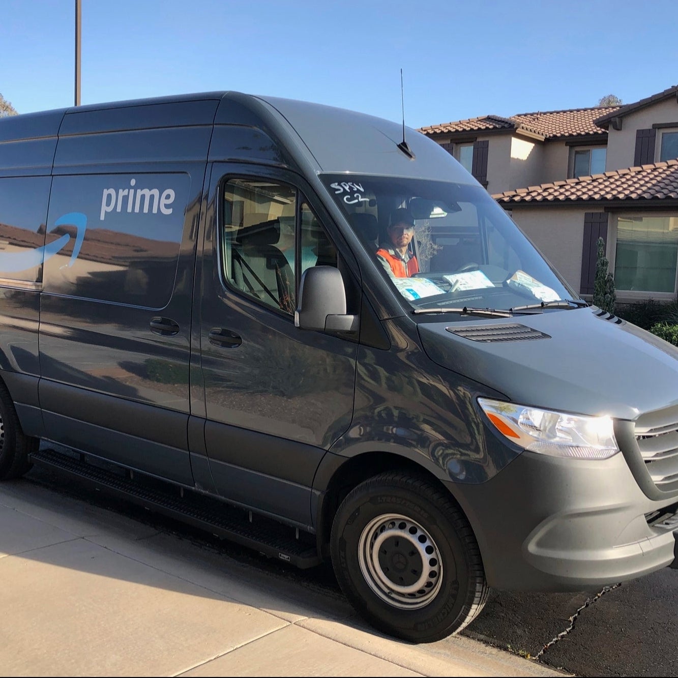 Amazon Punishes Its Delivery Men For Checking Their Side Mirrors While Driving Or If Another Car Passes Them