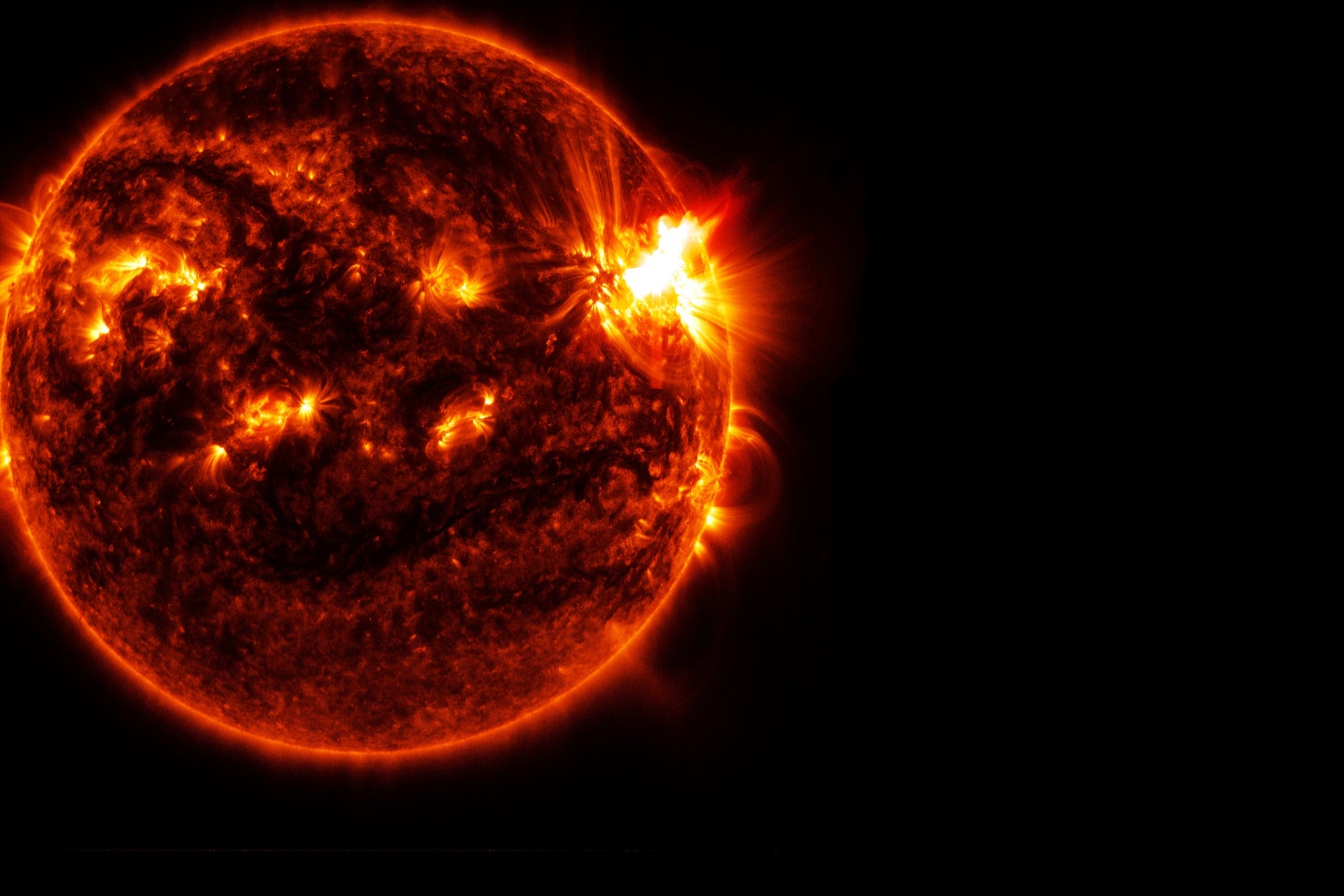 Sun Unleashes Large Solar Flare Which Could Lead to Spectacular Auroras