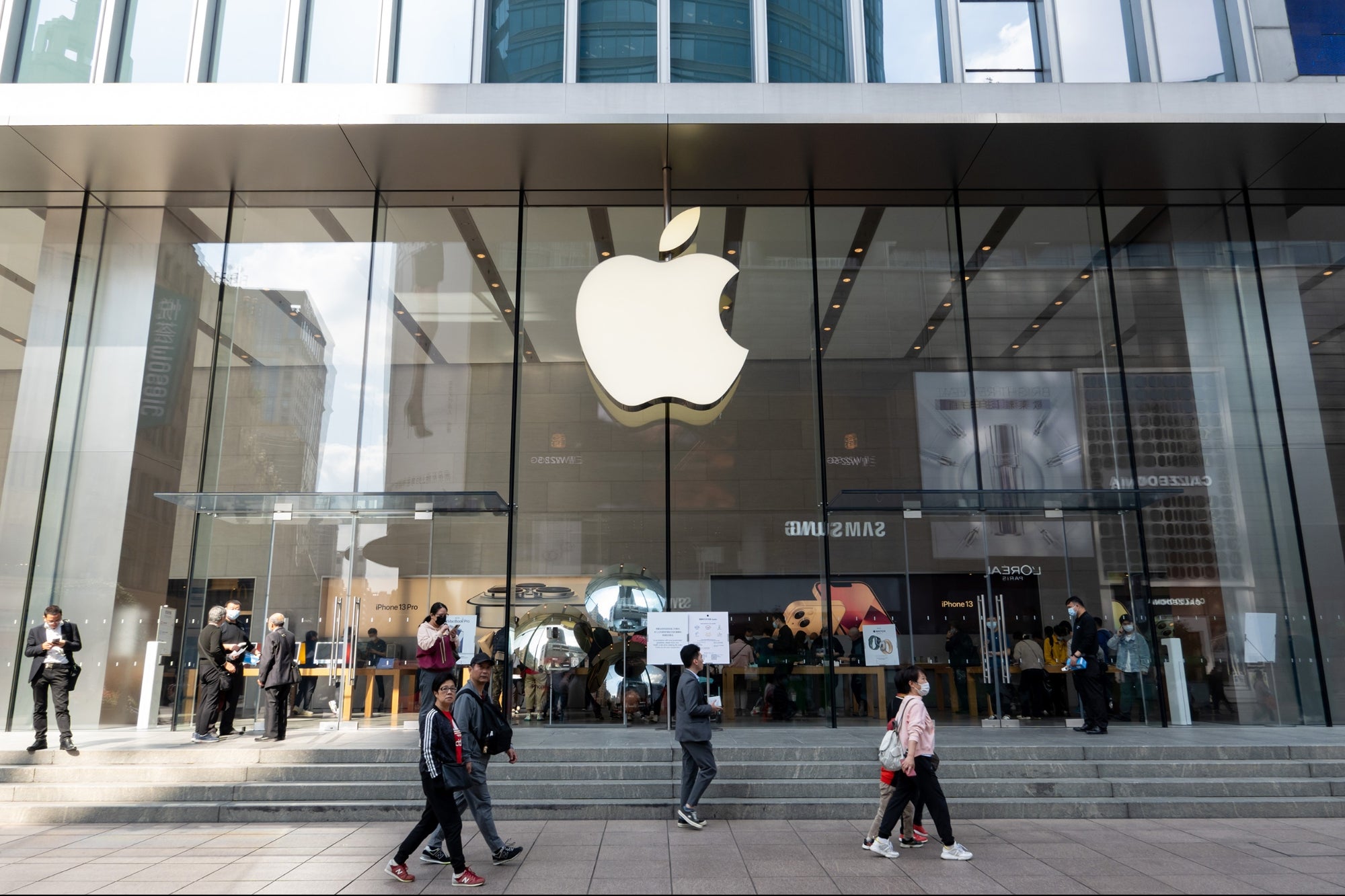 Apple's Earning Report Causes HolidaySeason Alarm Entrepreneur