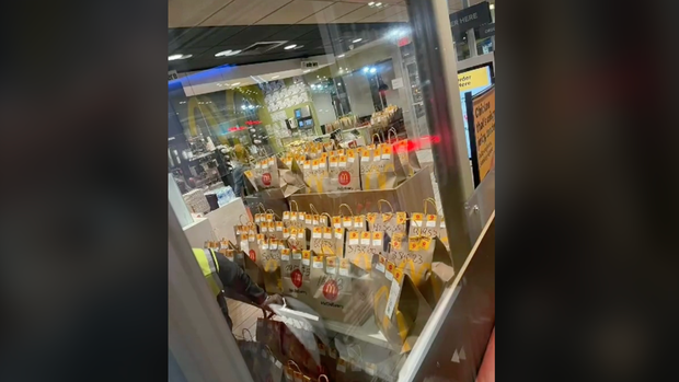 Viral Video Shows Workers Not Taking Deliveries Without Tips, Sparks Debate: 'We Can Pick and Choose'