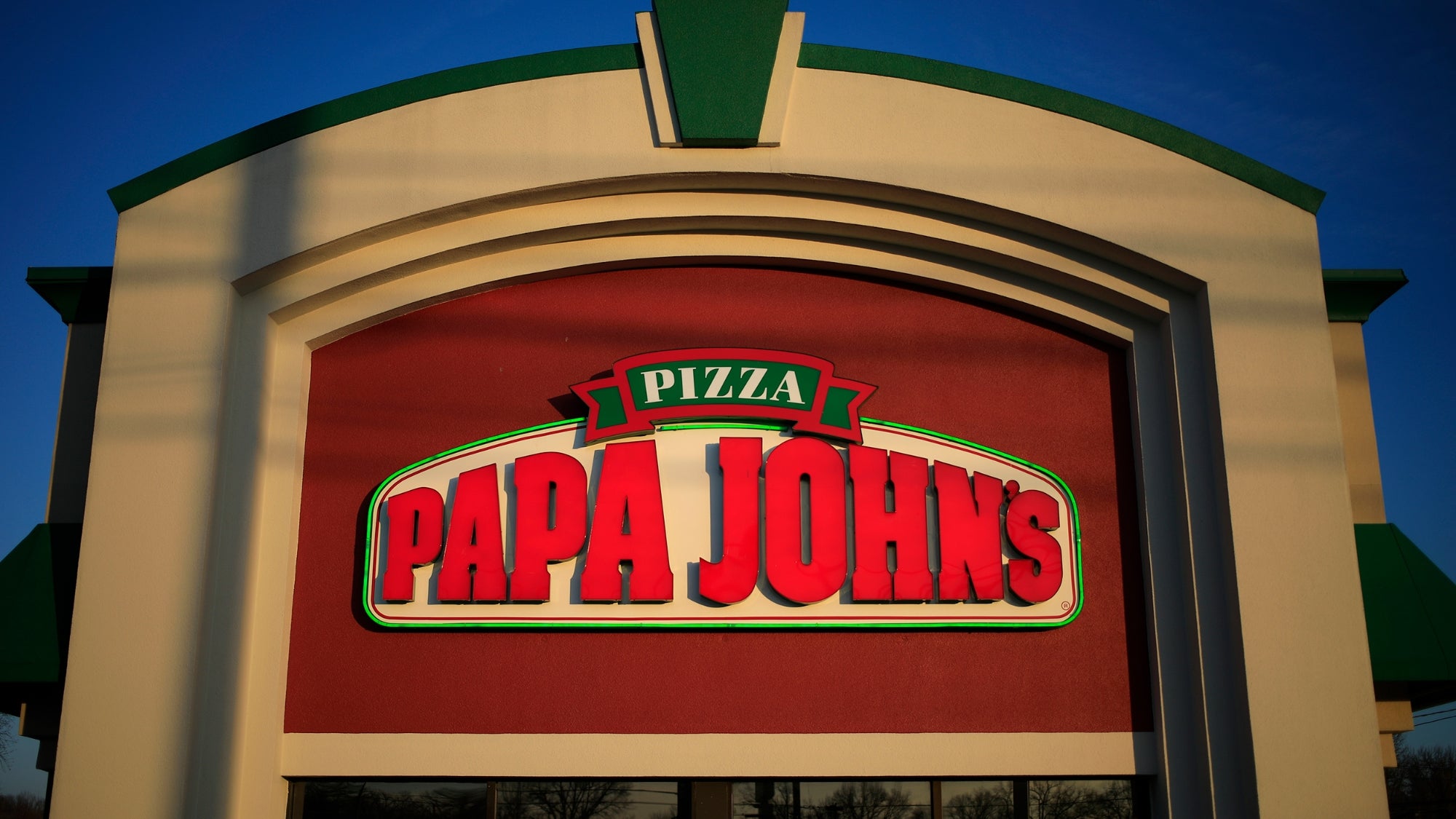 a-papa-john-s-restaurant-manager-says-he-was-fired-after-13-years-with-the-company-for-closing-3-hours-early-amid-ongoing-hiring-and-retention-challenges