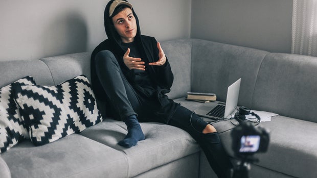 How to Avoid Getting Scammed by Influencers With Fake Followings
