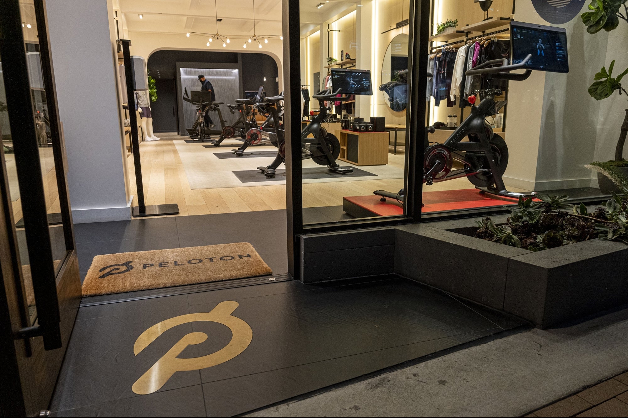 LaidOff Peloton Employees Crash New CEO's First AllHands Meeting 'I