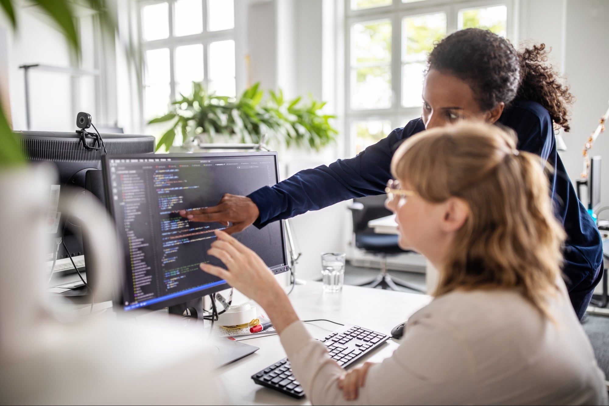 How Should You Build Your Software? Focus on the Customer Experience! 1 1651164808 GettyImages 1180183927