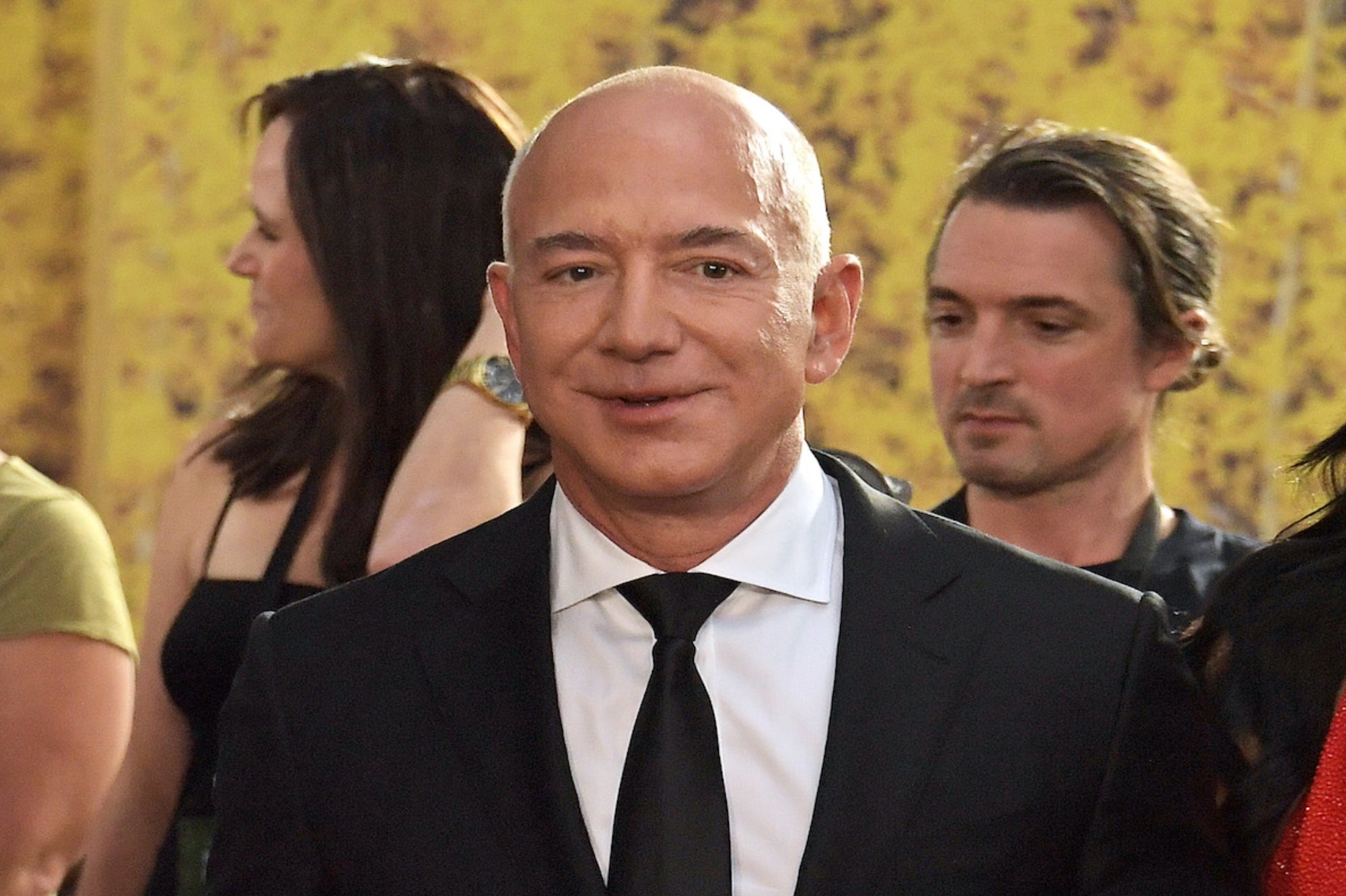 Why Is Jeff Bezos’ Richest Person in the World Rank Dropping