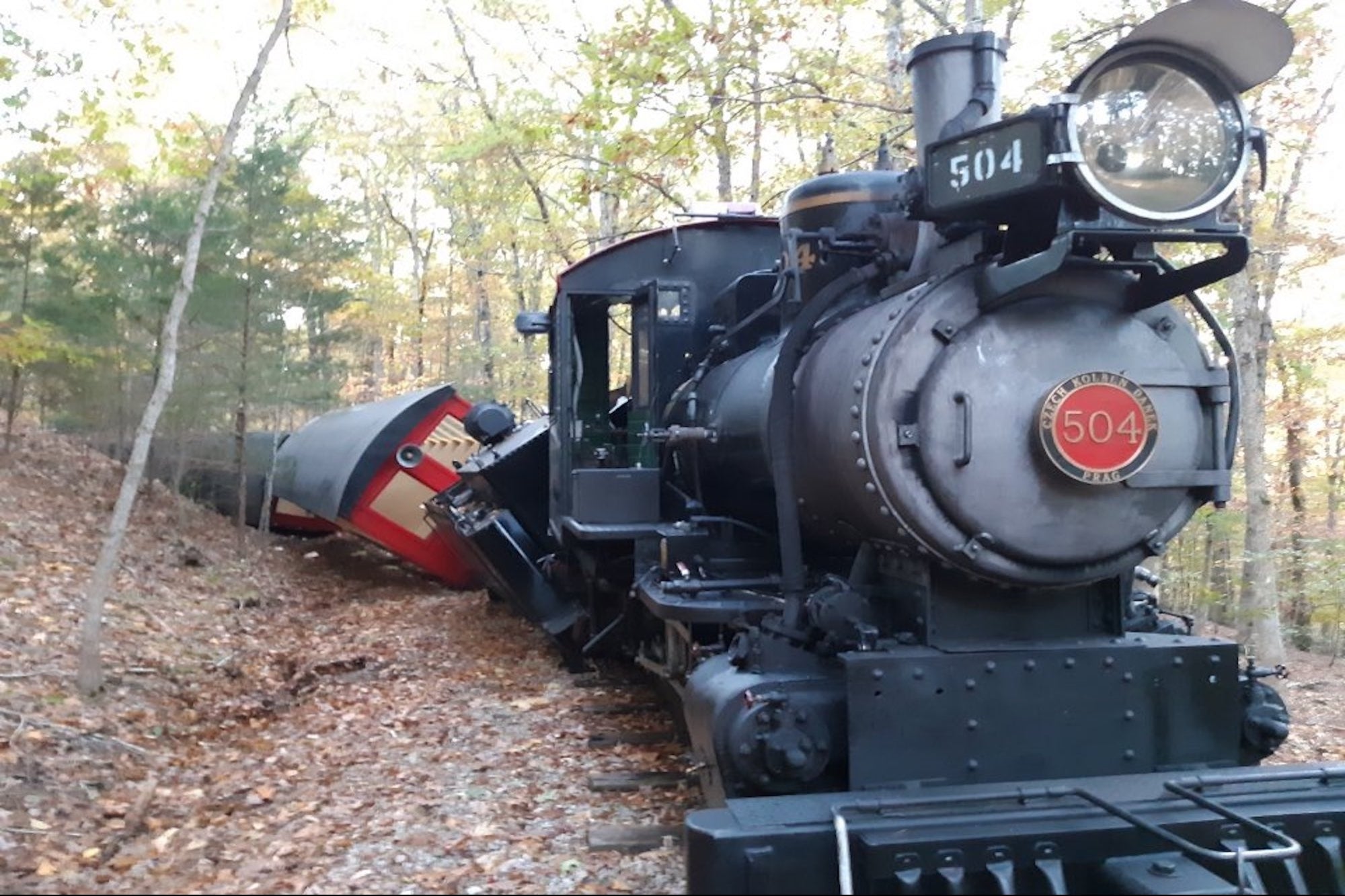 Missouri Silver Dollar City Train Derailment Leaves 7 Hospitalized