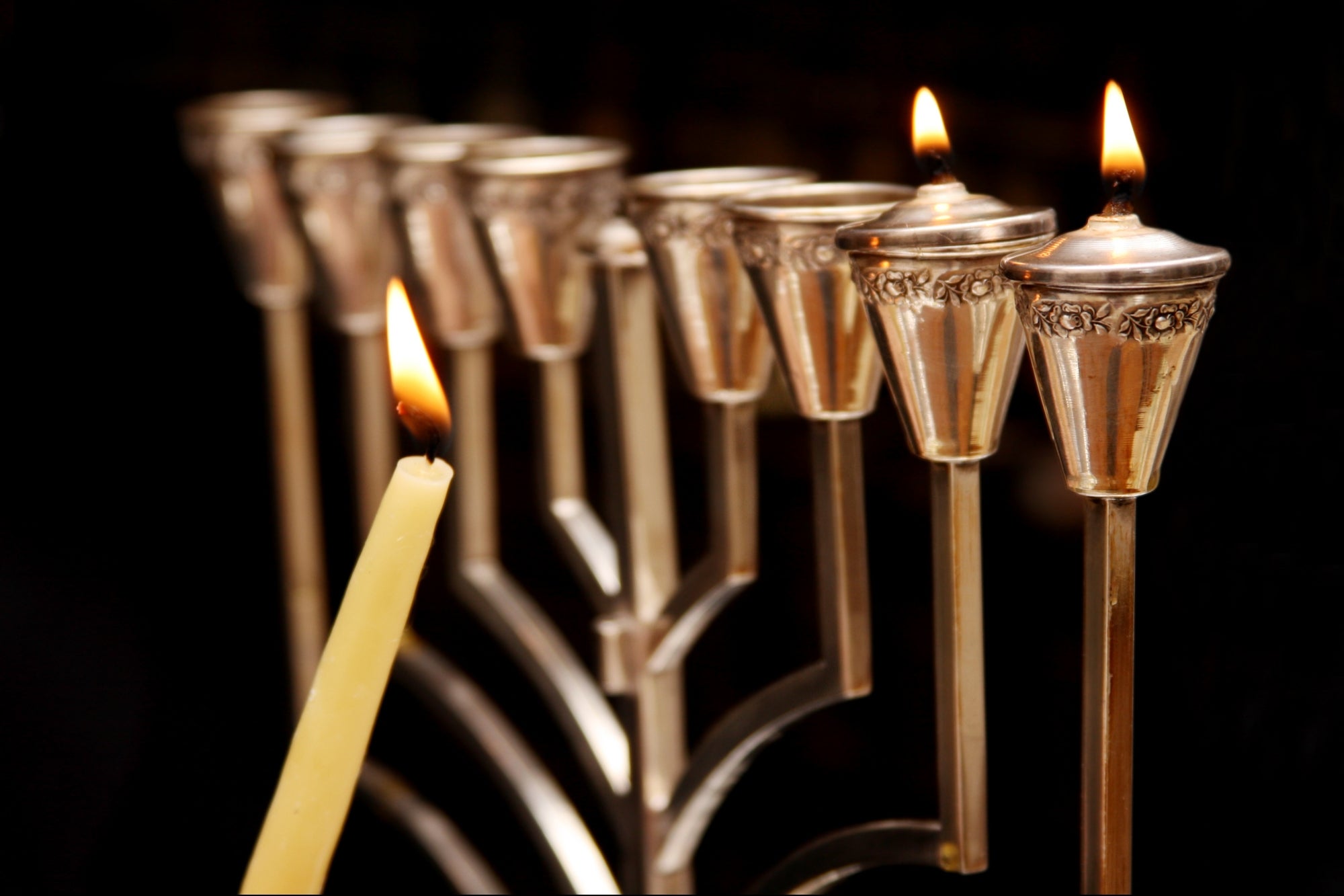 Sunday Night Football to Hold First Hanukkah Menorah Lighting