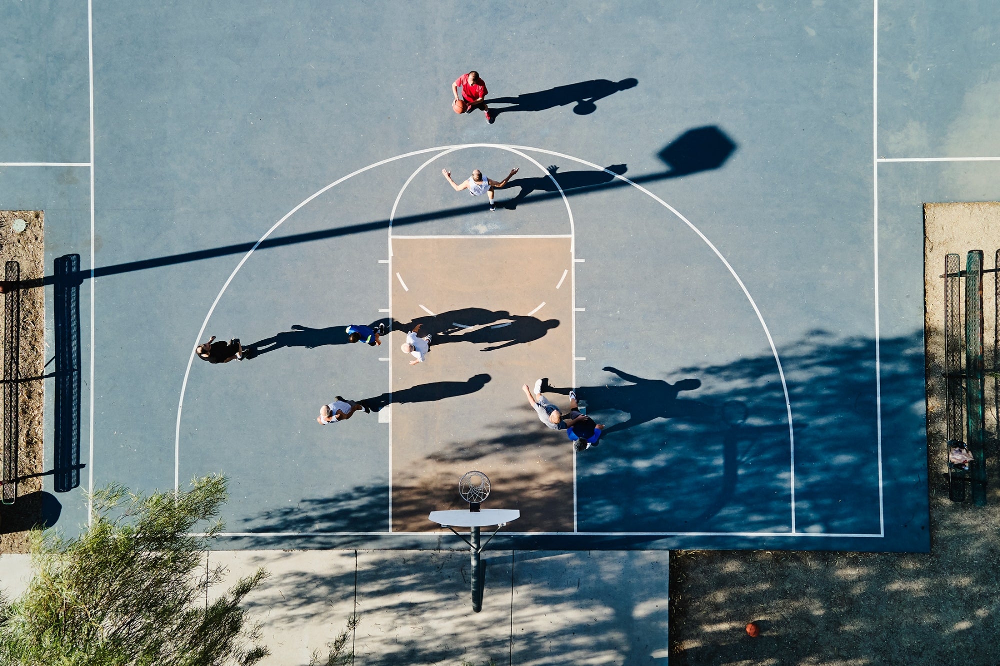 Un partido de baloncesto, Goliat y el arte milenario de dominar al