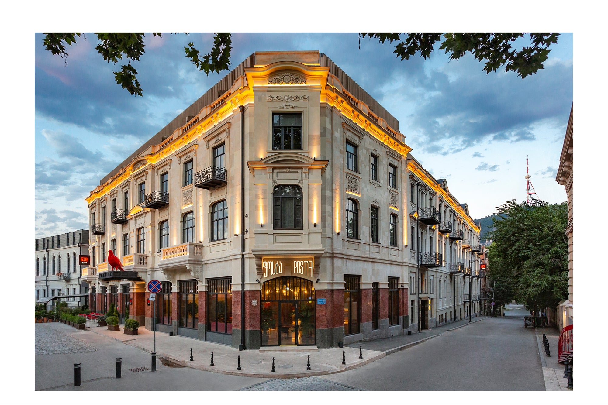 Radisson RED Tbilisi ქალაქის მდიდარი ისტორია, ხელოვნება და