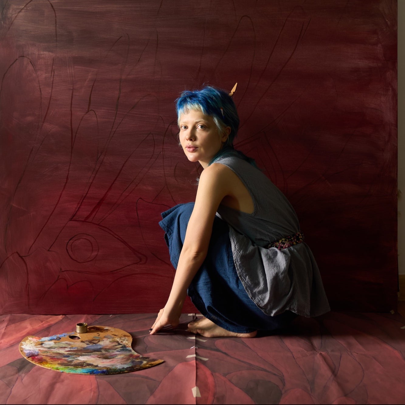 Bir yigit ajoyib busty joja cunnilingus beradi va uni mushuk ichiga kiritadi Qisqa yigit uzun boyli qizni sikadi