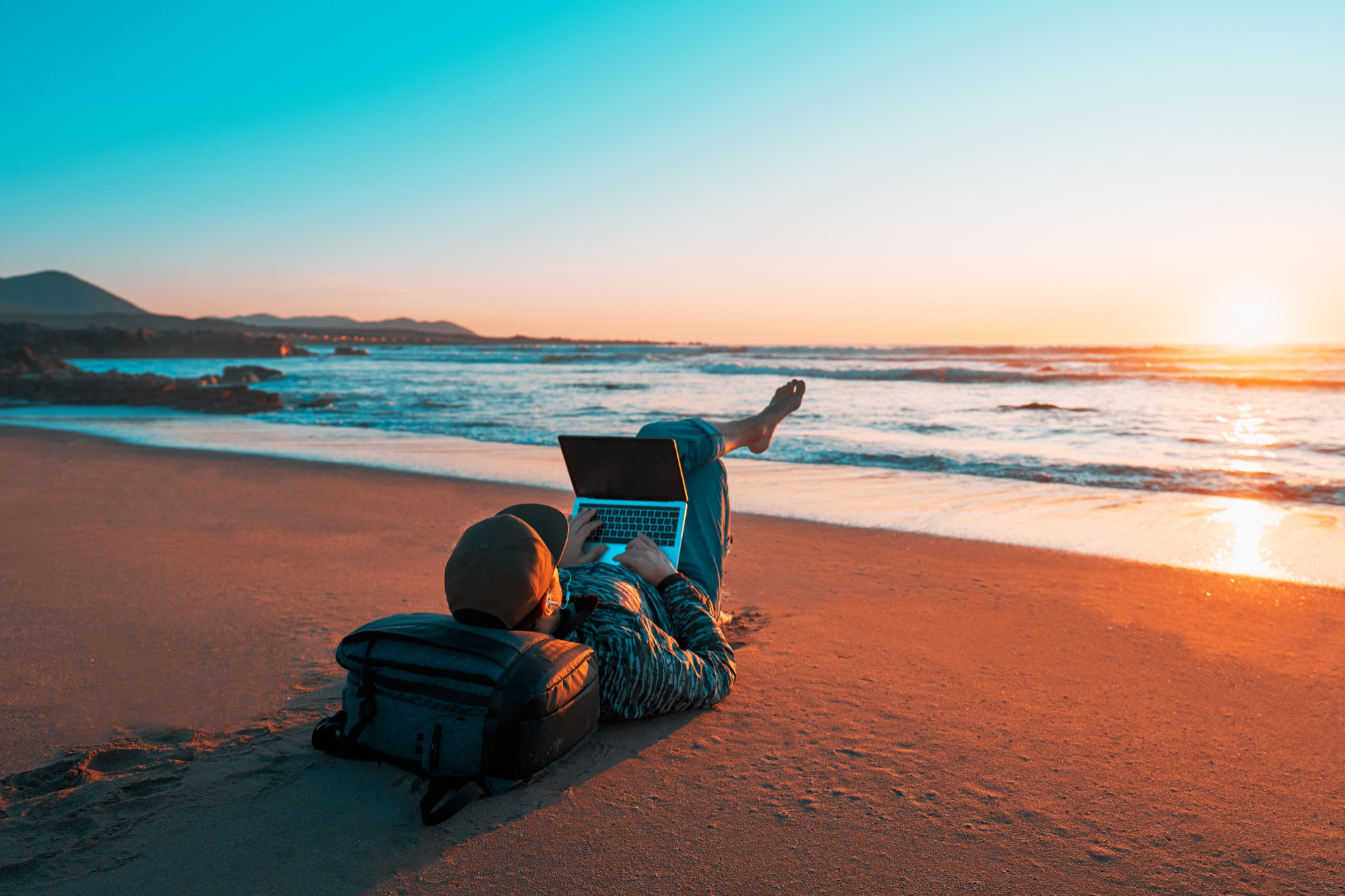 Next-Gen Travel: How Digital Nomads Are Redefining Business on the Move | Entrepreneur