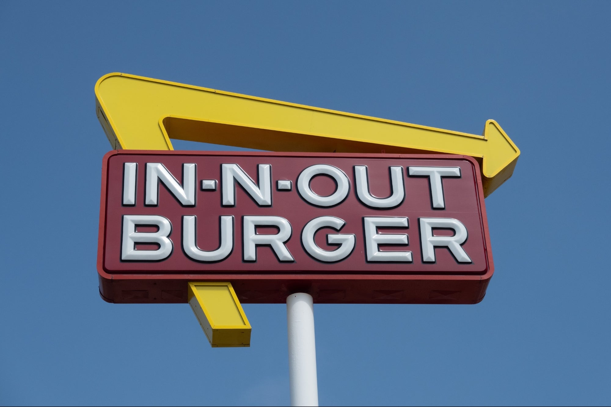 Here's Why In-N-Out Heiress Lynsi Snyder Is Moving Her Family from California to Tennessee: 'It Will Be Wonderful' thumbnail