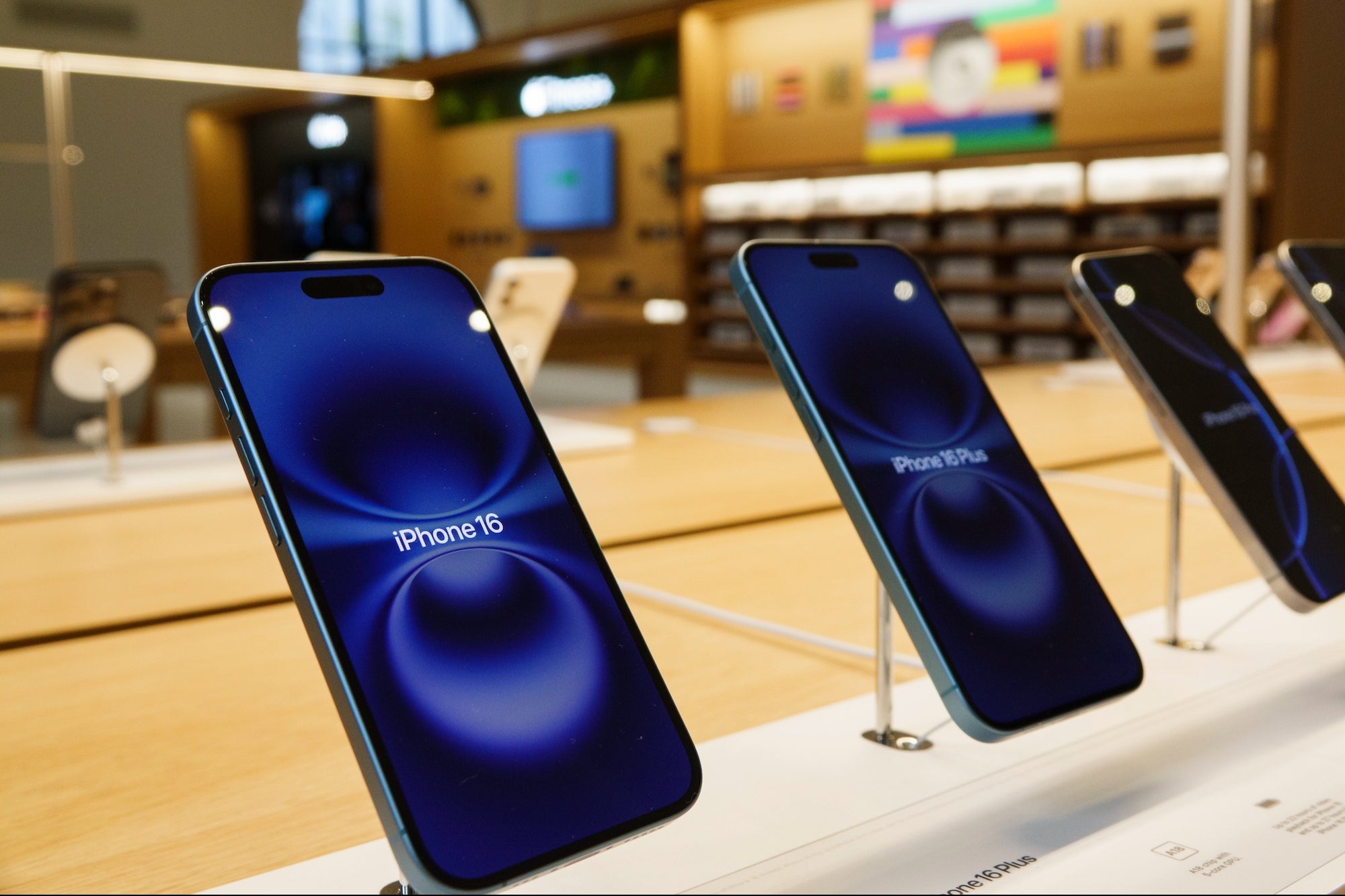 Apple Is Finally Offering AppleCare Coverage for Multiple Devices on One Plan. Here’s How It Works.