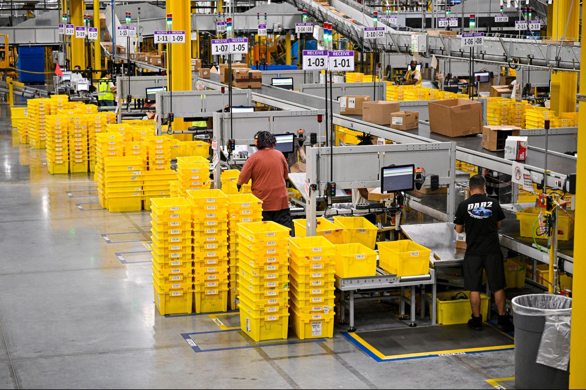 A Major Retailer Is Hiring 250,000 Workers Ahead of the Holiday Season, Starting Around $19 an Hour