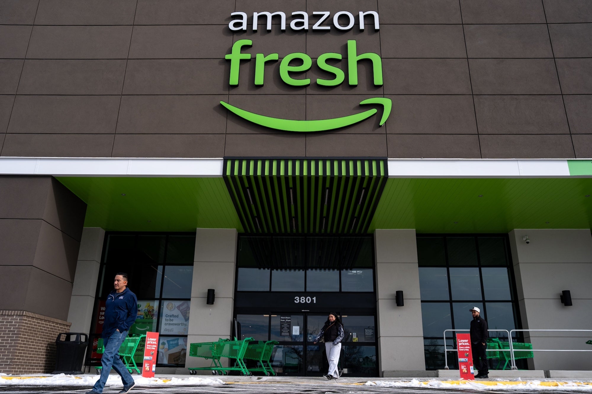 Amazon Is Shutting Down Every Amazon Go and Amazon Fresh Store. Here's What Went Wrong.