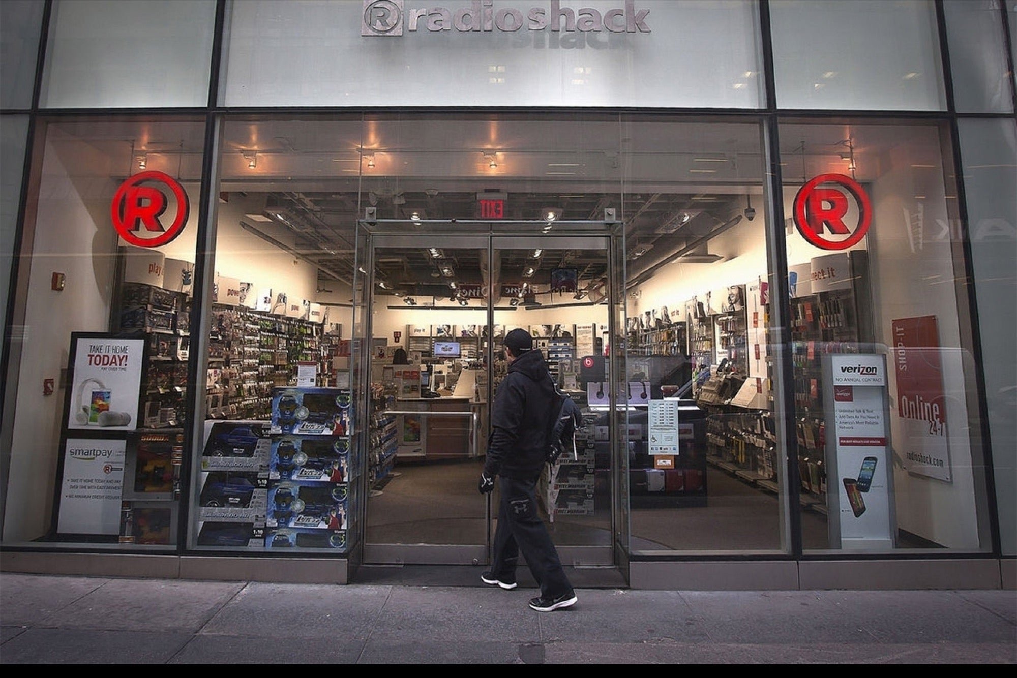 After Nearly 100 Years in Business, RadioShack Files for Bankruptcy