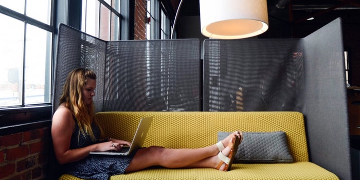 The Pros and Cons of Starting an Online Freelancing Business #