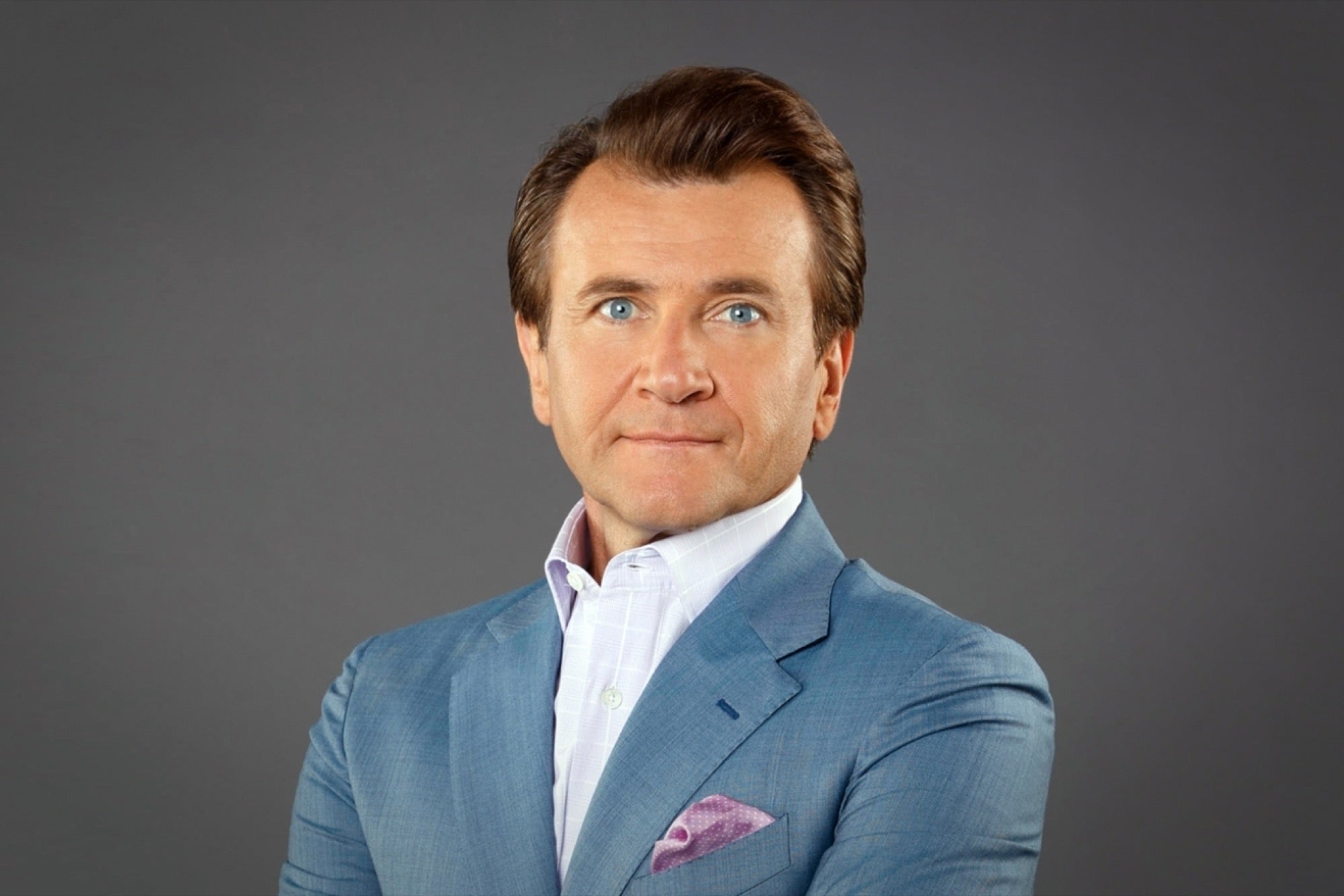 An Ex-FBI Negotiator Used 2 Simple Questions to Sell to 'Shark Tank'  Investor Robert Herjavec