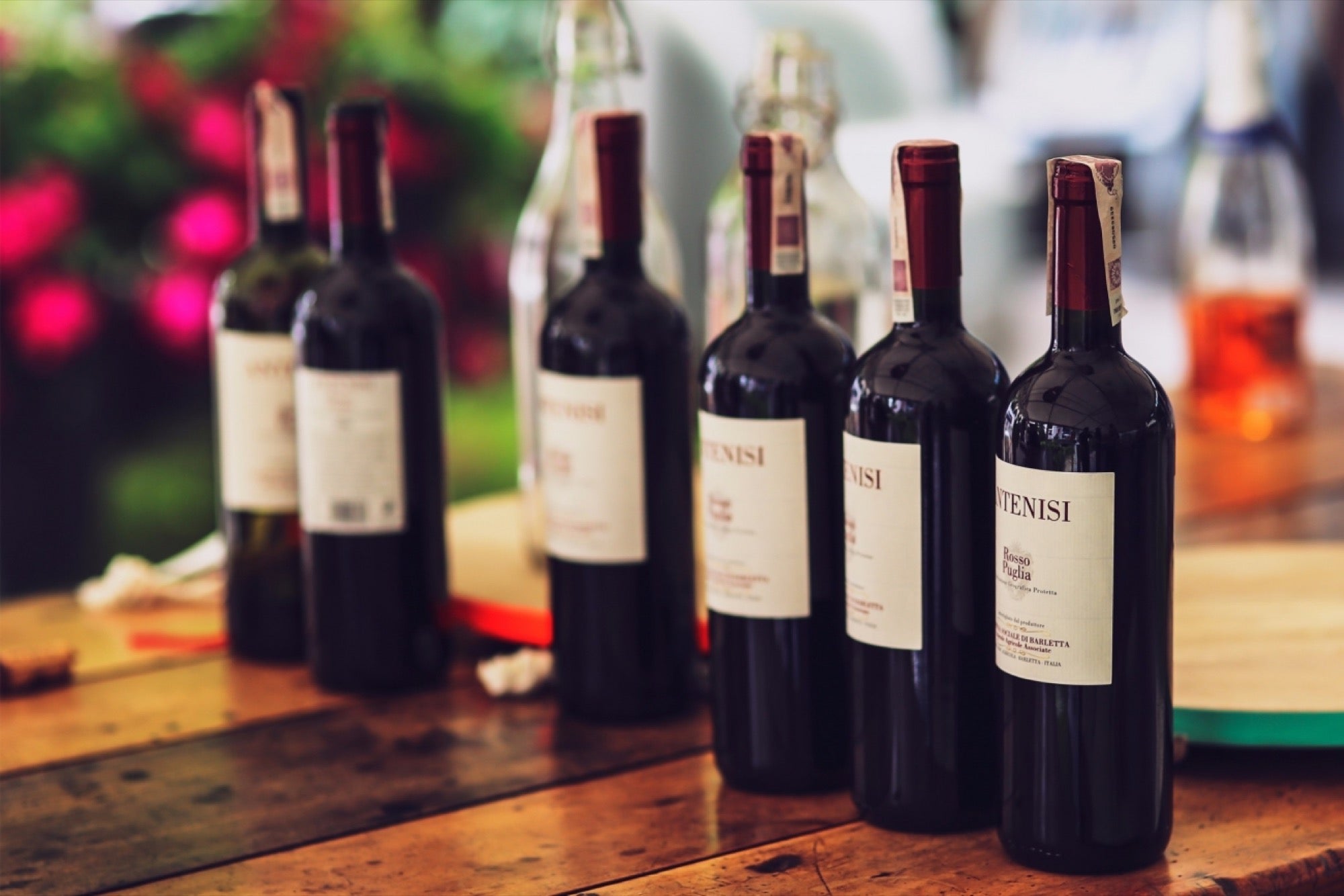 How to Serve Wine Like a Pro at Your Super Bowl Party | Entrepreneur