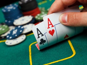 6 Ways Playing Poker Can Help You in Business (and 2 Ways It Can't)