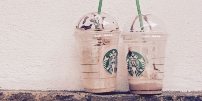 Demandan a Starbucks… por poner demasiado hielo en sus bebidas