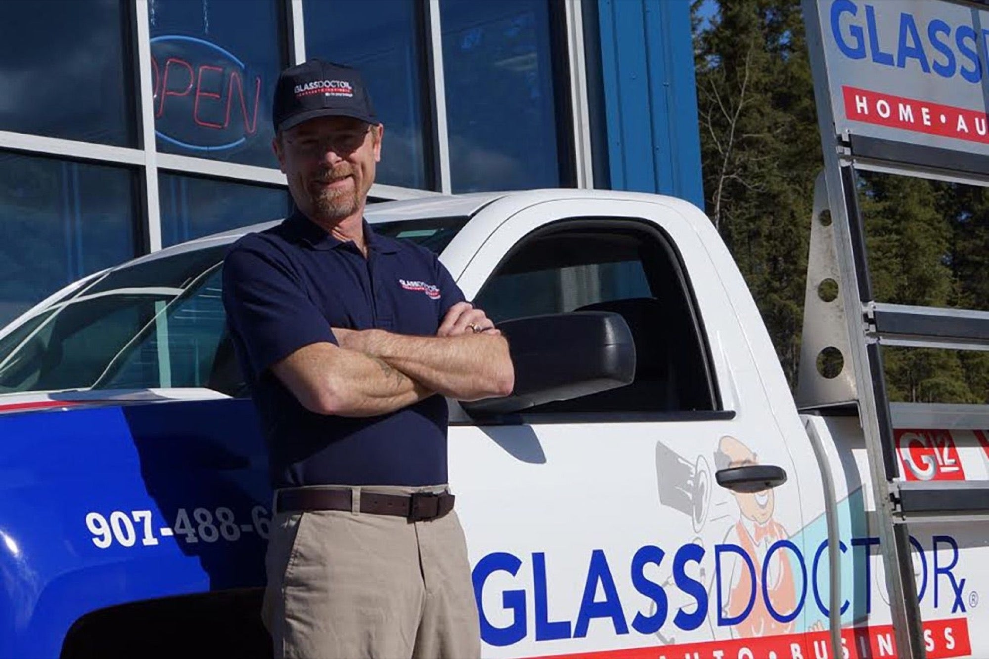 These Glass Doctor Franchisees Found Smashing Success in a Family Business Entrepreneur