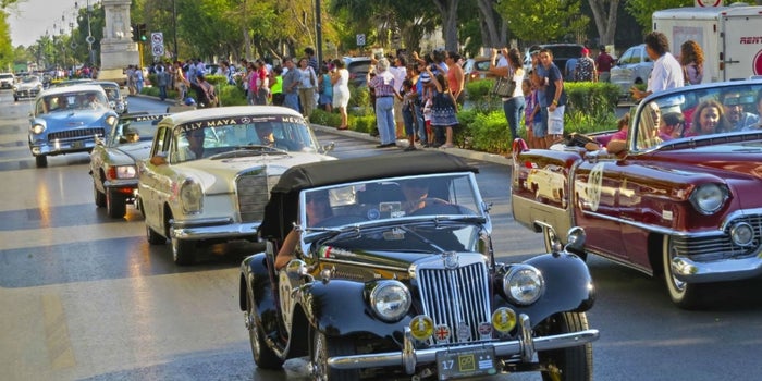 ¿Autos clásicos rodando por Yucatán? ¡Es el Rally Maya 2016!