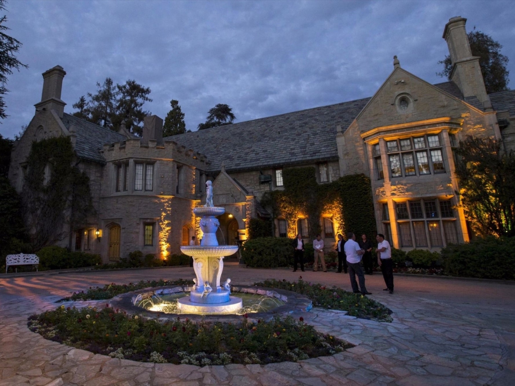 With Hugh Hefner Gone Heres The Future For The Playboy Mansion Inside