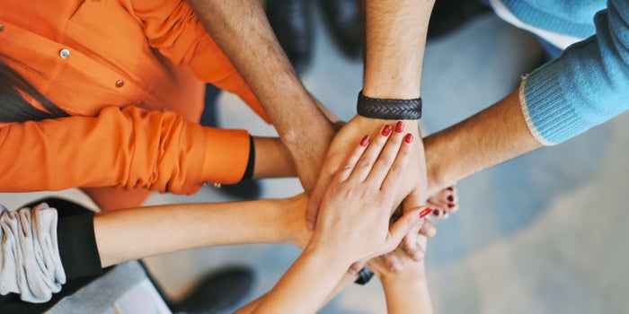 ¿Qué pasaría si los 'Godínez', trabajólicos, freelancers y emprendedores unieran talentos?
