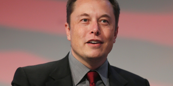 Cohete de Elon Musk explota y destruye satélite de Facebook