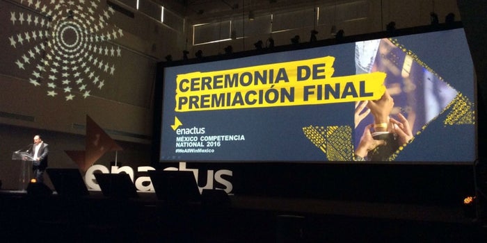 Estudiantes tapatíos van por premio de emprendimiento social