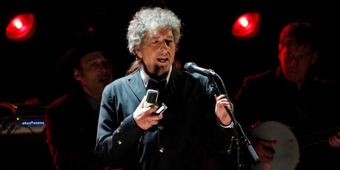 Las 3 razones por las que Bob Dylan ganó el Nobel de Literatura