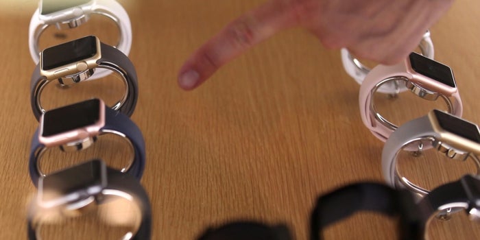 Discounts and Advertising Spur Brisk Apple Watch Sales