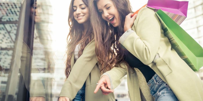 Generación Z: Los futuros consumidores que comprarán más en tiendas físicas que online