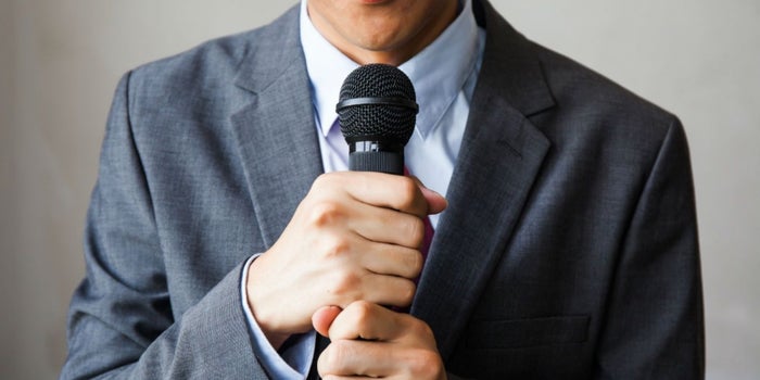 Cómo dar una presentación cuando eres brutalmente tímido