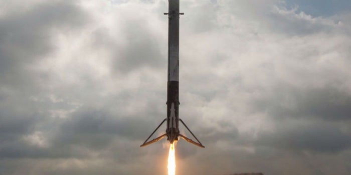 Mira el aterrizaje de un cohete espacial desde los ojos de Elon Musk