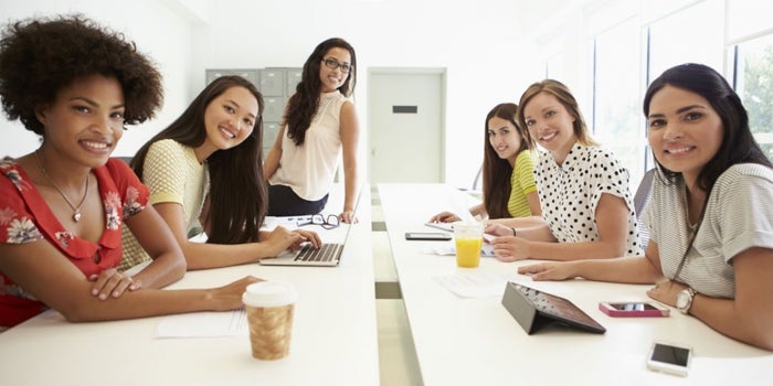 Mujeres mexicanas aún encuentran barreras en acceso a tecnología