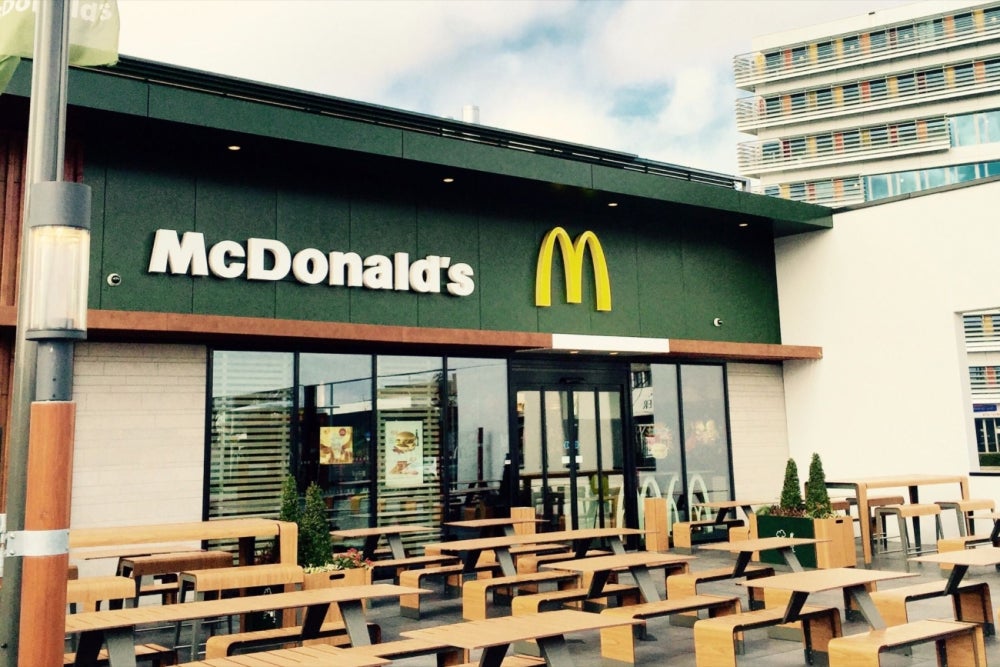 24 Surprising, Bizarre and Delicious Fast Food Items From Across the Globe