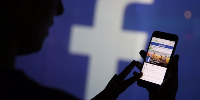 How to Customize Your Facebook News Feed to Maximize Productivity