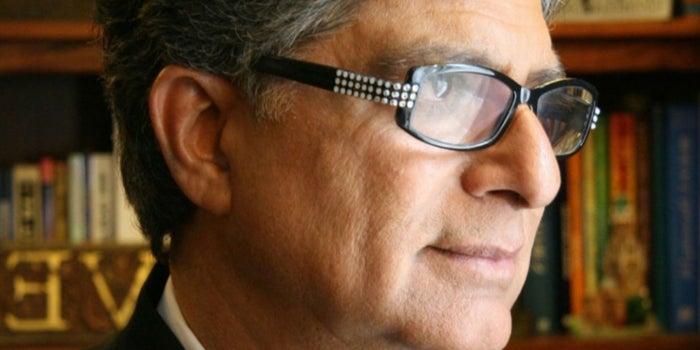 Deepak Chopra te da estos consejos para disfrutar la vida