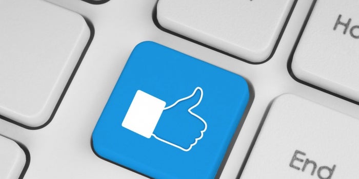 Multan a un hombre por darle Like a comentarios de Facebook