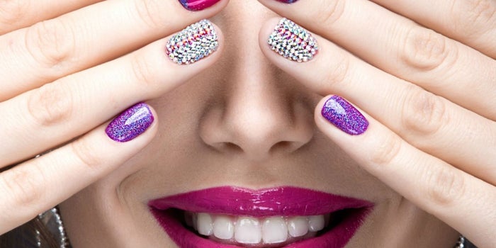 ¿Un negocio de belleza diferente? ¡Sí, con stickers para uñas!