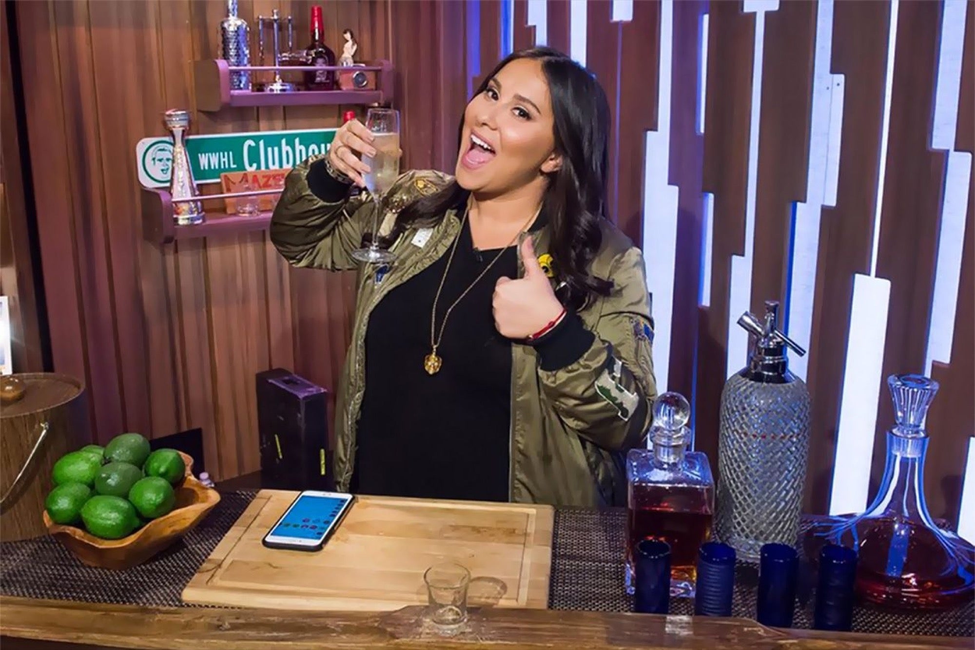 Instagram's 'Girl With No Job' Actually Works 24/7 to Build Her Brand ...