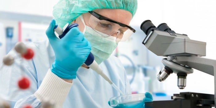 Logra emprendedora incluir en el cuadro básico de salud prueba que mide la agresividad del cáncer de mama