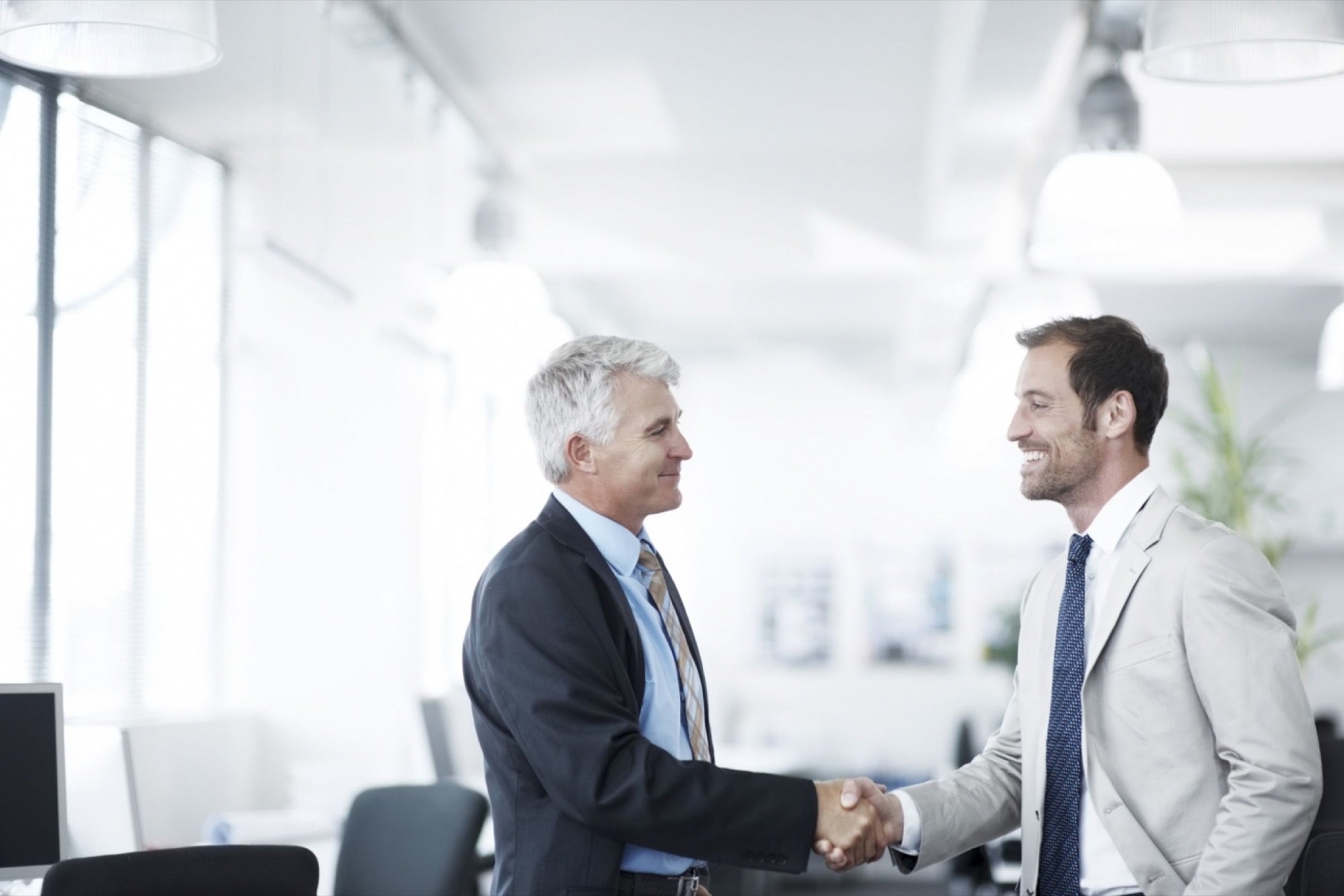 Песня business tiesto. New startup girl. Бизнес партнеры. Менеджмент. Бизнес общение.