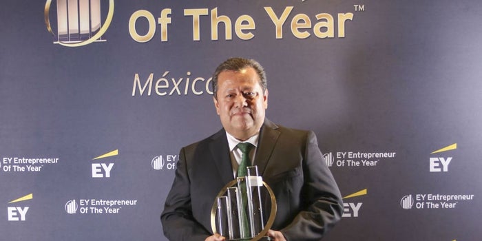 Él es el emprendedor del año, según EY México