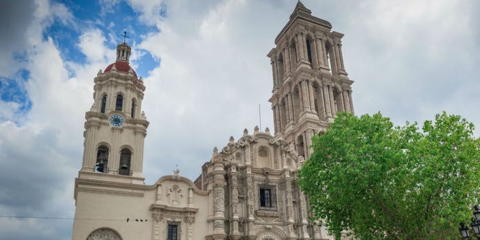 Por qué te conviene invertir en bienes raíces en los estados de la frontera