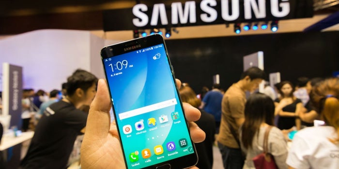 Samsung pagará millones a Apple por el botón de desbloqueo